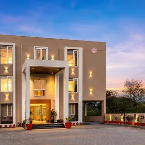 3* Hotel Seasons Sajjangarh